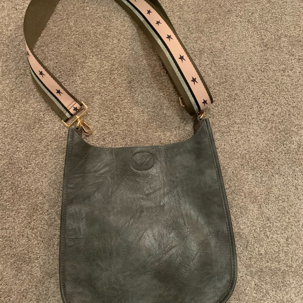 Crossbody included 3 different straps